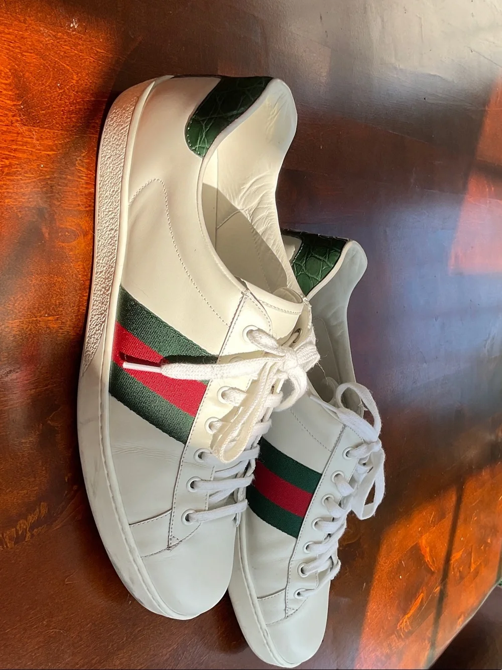 Gucci White Leather Sneakers with Green & Red Side Web Stripe